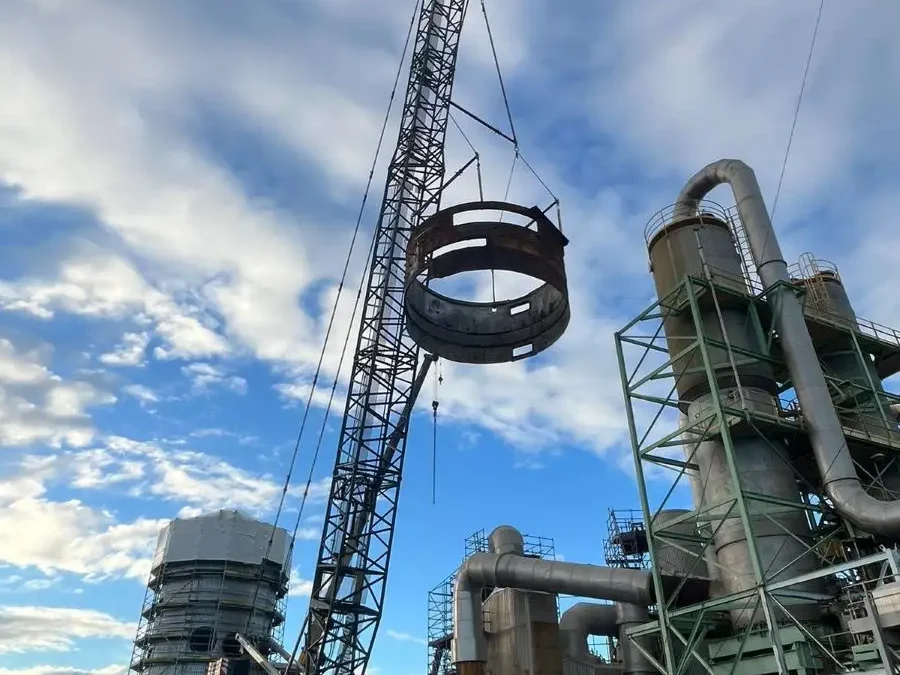 Demolition of industrial converter structure at Ravensdown Awatoto